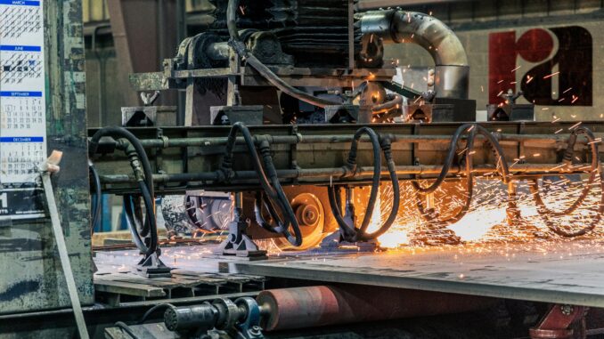 Spizzatrice: un macchinario indispensabile per le imprese siderurgiche